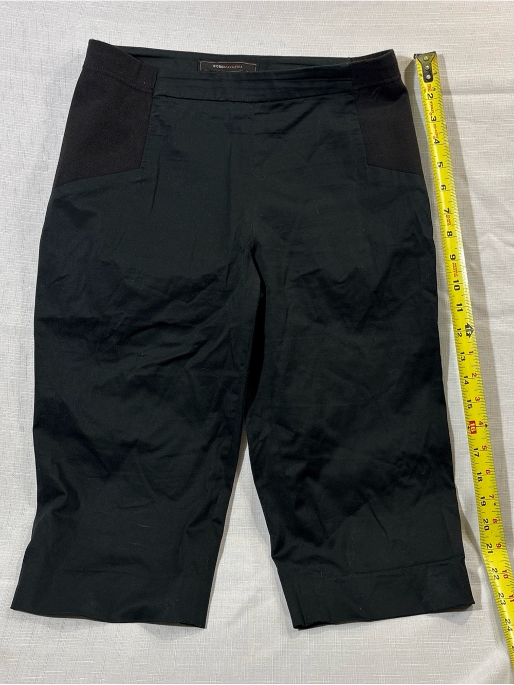 BCBGMaxAzria Black Stretch Chino Capri Pants